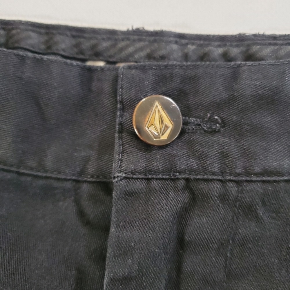 Volcom Shorts - Picture 9 of 12